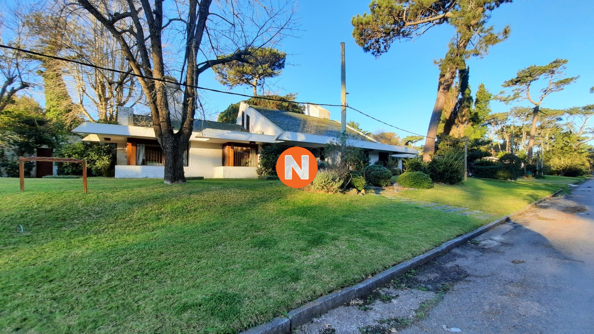 Casa Ref.207944 - CASA EN VENTA EN MANSA PUNTA DEL ESTE 5 DORMITORIOS 