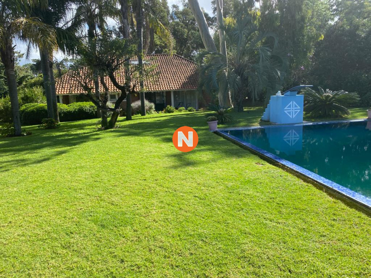 Casa Ref.219376 - Casa para alquilar de 5 dormitorios en Punta del Este 