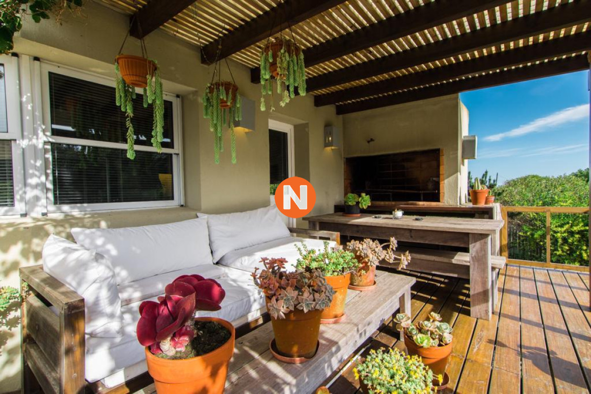 Casa Ref.207580 - Casa en Venta, Santa Mónica, Manantiales, 4 Dormitorios.