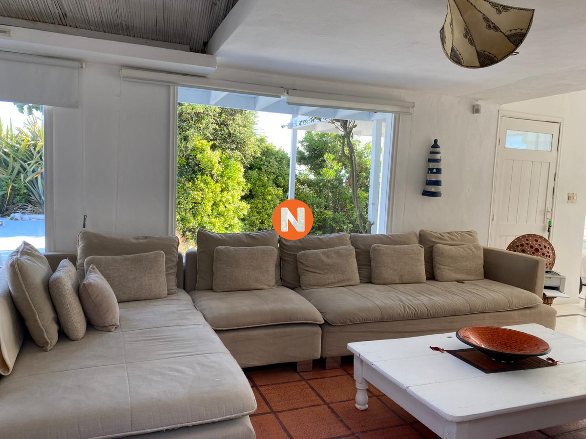 Casa Ref.206403 - Casa en Venta y Alquiler, La Barra, La Barra, 4 Dormitorios.