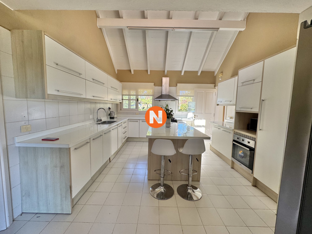 Casa Ref.205482 - ESPECTACULAR CASA EN EL GOLF DE 5 DORMITORIOS EN VENTA