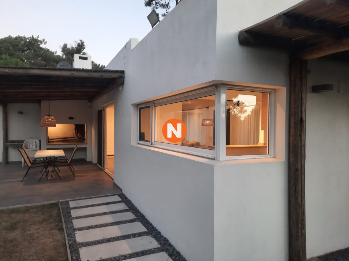 Casa Ref.225562 - Casa en La Barra: Comodidad y Estilo