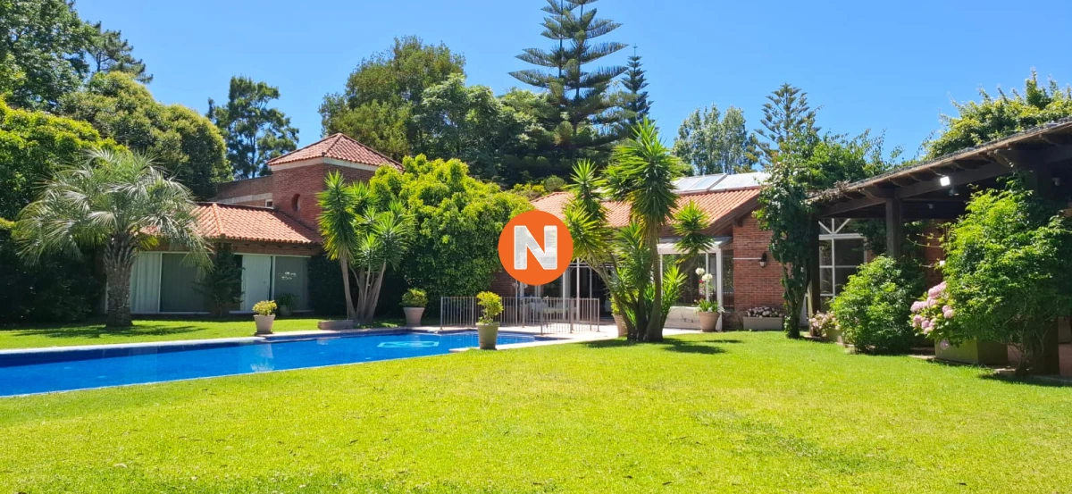 Casa Ref.204939 - Casa en Alquiler, San Rafael, Punta del Este, 7 Dormitorios.