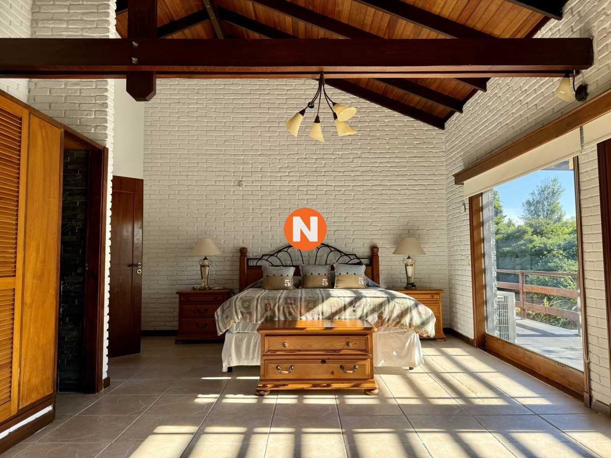 Casa Ref.209609 - Casa en Venta, Pinares, Punta del Este, 4 Dormitorios.
