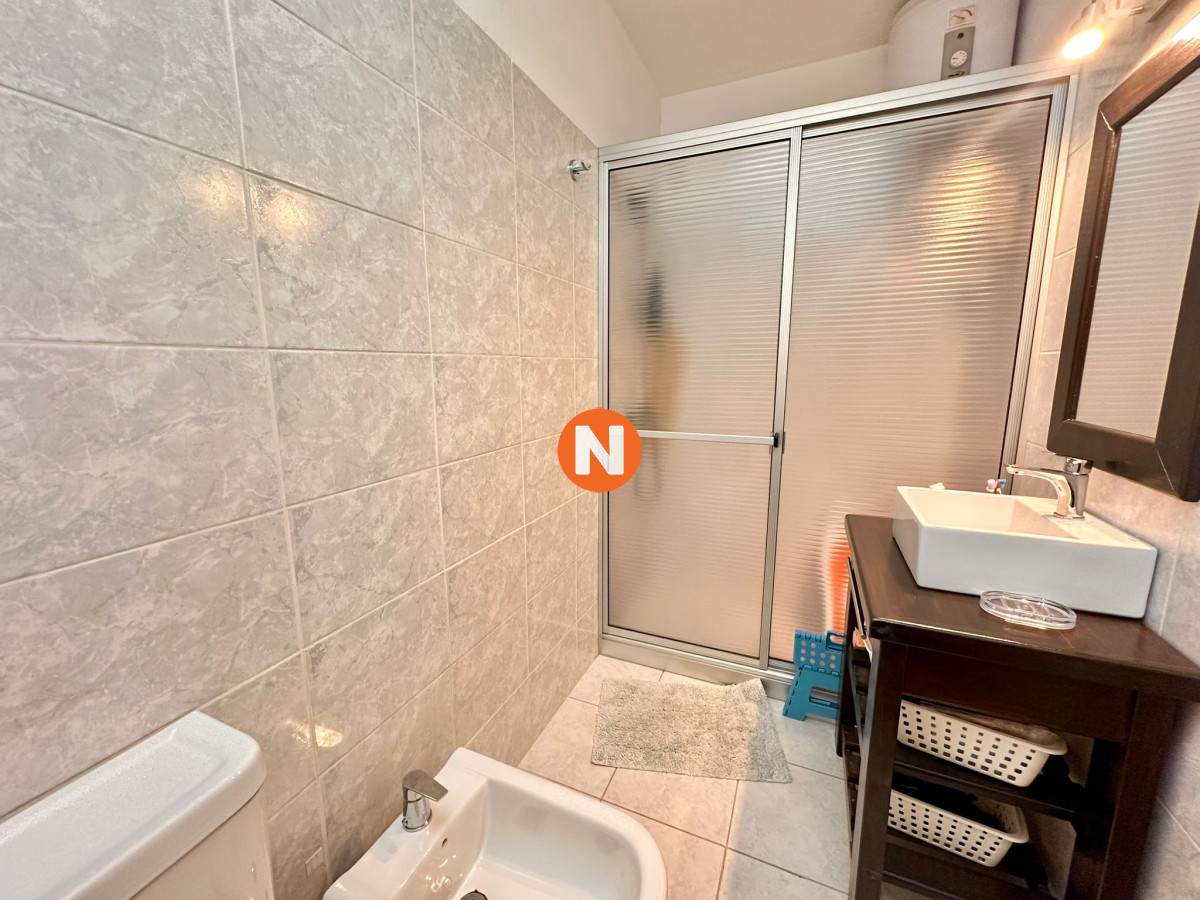 Casa Ref.223265 - En Venta, casa en zona de playa Mansa.. a pasos del mar!!!