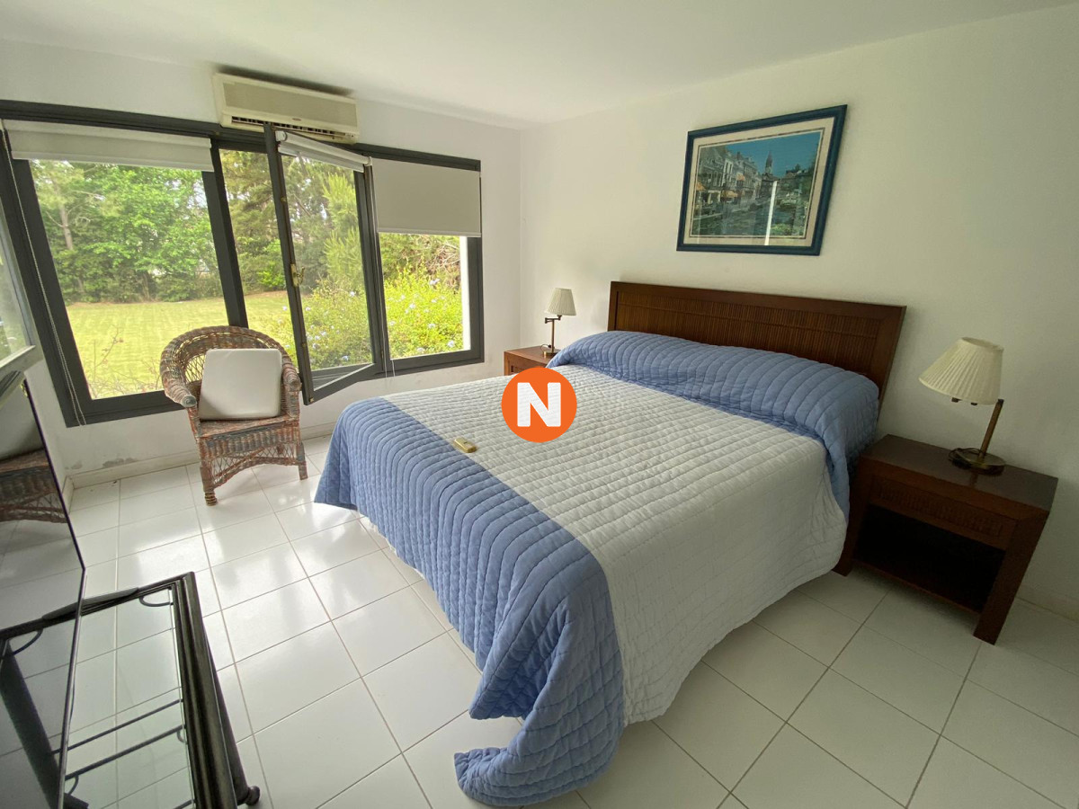 Casa Ref.205176 - Casa en Venta y Alquiler, Rincón del Indio, Punta del Este, 4 Dormitorios.