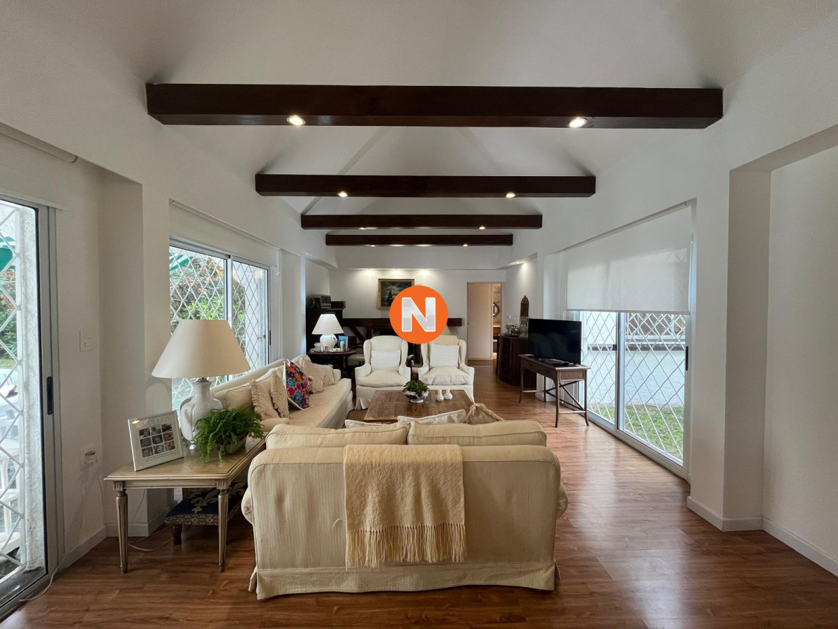 Casa Ref.223861 - Venta de casa de 4 dormitorios en Cantegril