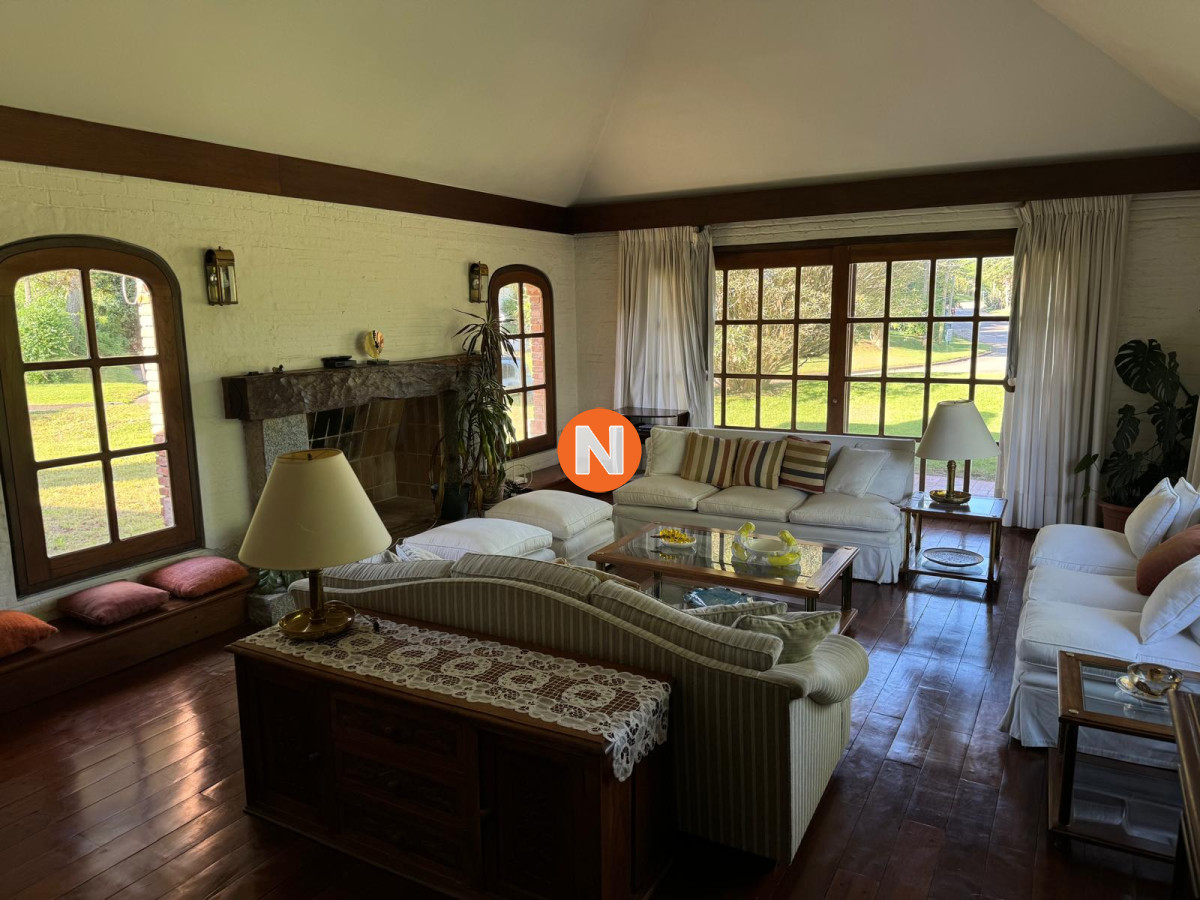 Casa Ref.205372 - Casa alquiler de temporada Golf, Punta del Este, 4 Dormitorios.