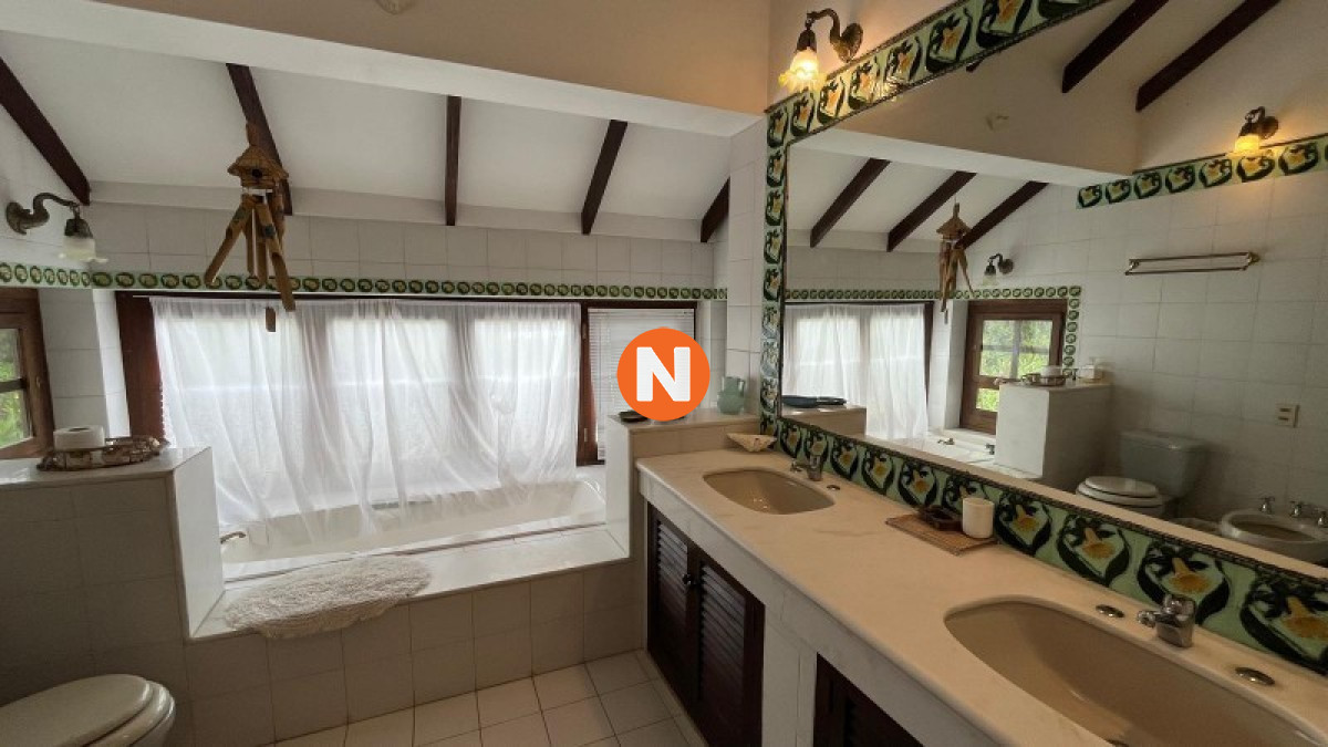 Casa Ref.223502 - Casa en Venta, 6 dormitorios, La Barra