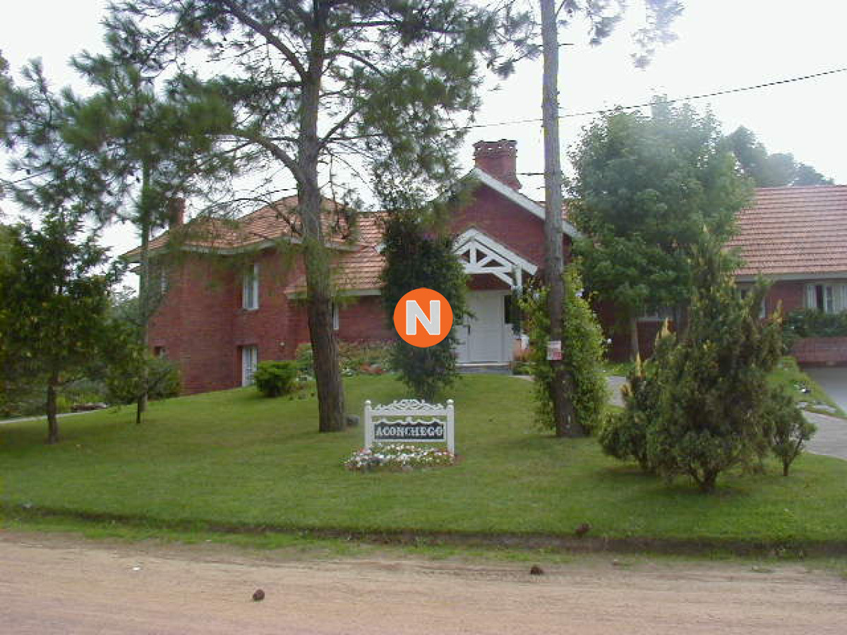 Casa Ref.205482 - Casa en Venta, Golf, Punta del Este, 5 Dormitorios.