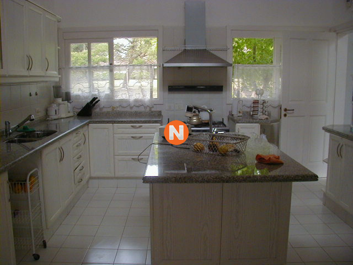 Casa Ref.205482 - Casa en Venta, Golf, Punta del Este, 5 Dormitorios.