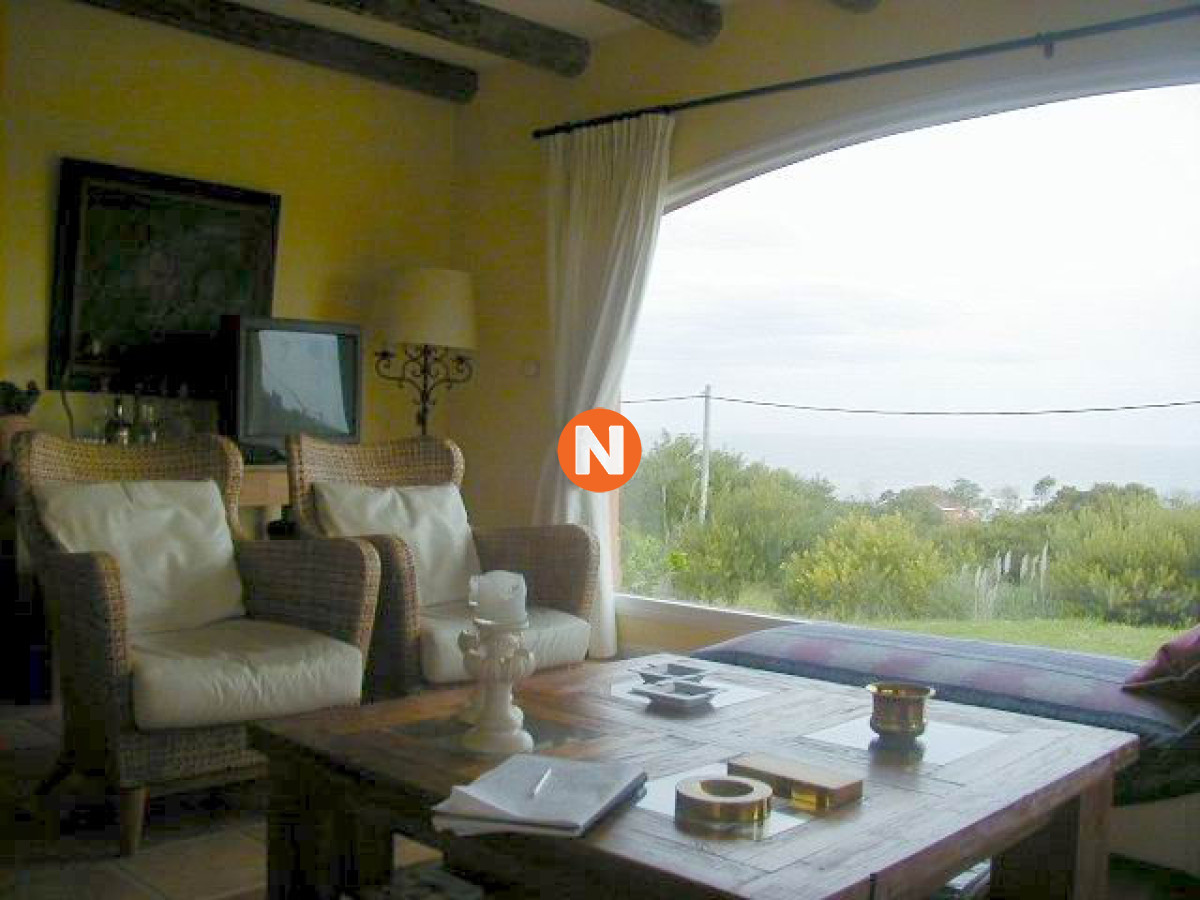 Casa Ref.205529 - Casa en Venta y Alquiler, El Chorro, Manantiales, 3 Dormitorios.