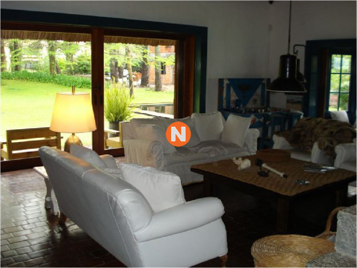 Casa Ref.205610 - Hermosa Casa en Venta y Alquiler Zona  Golf, Punta del Este, 4 Dormitorios, House in sale!!!!