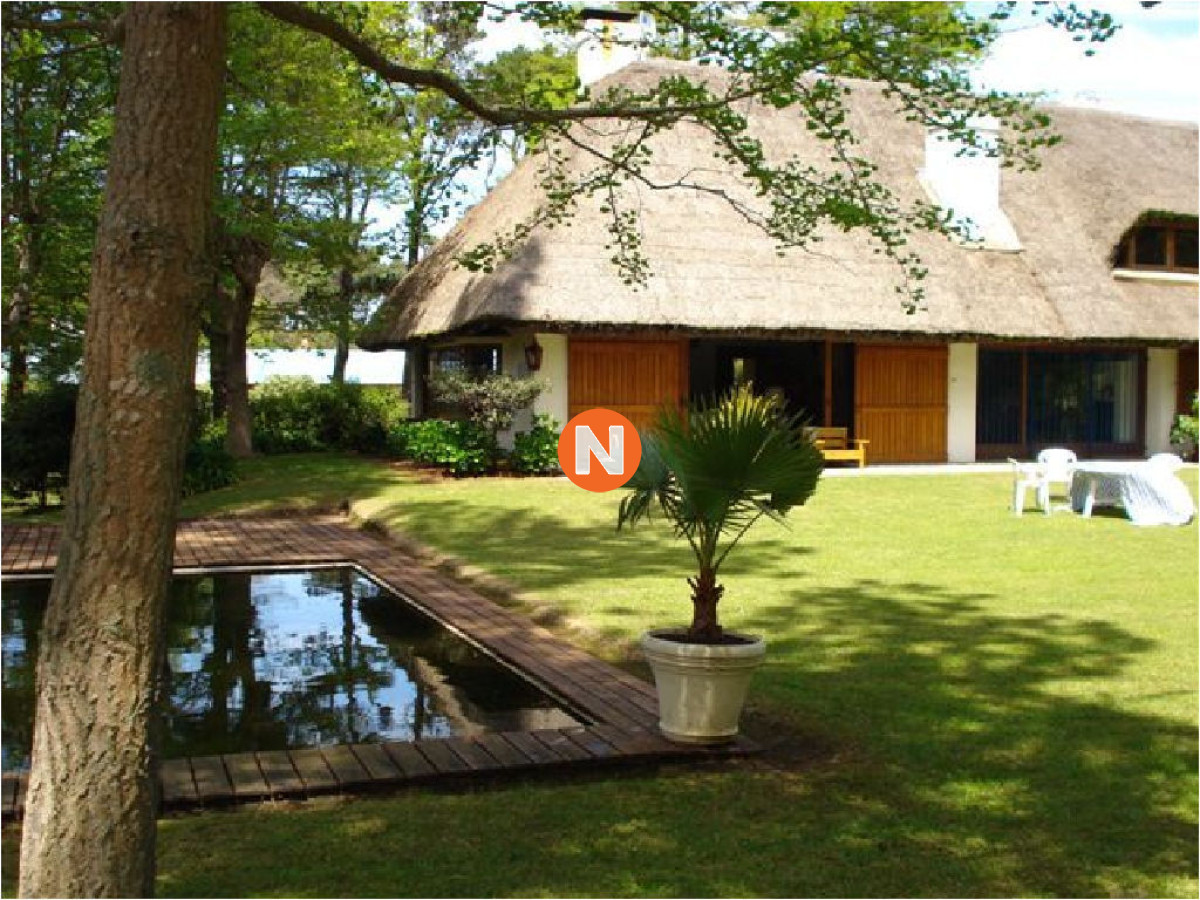 Casa Ref.205610 - Hermosa Casa en Venta y Alquiler Zona  Golf, Punta del Este, 4 Dormitorios, House in sale!!!!