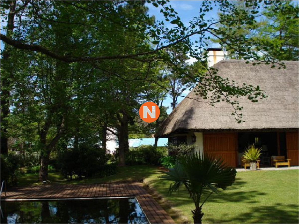 Casa Ref.205610 - Hermosa Casa en Venta y Alquiler Zona  Golf, Punta del Este, 4 Dormitorios, House in sale!!!!