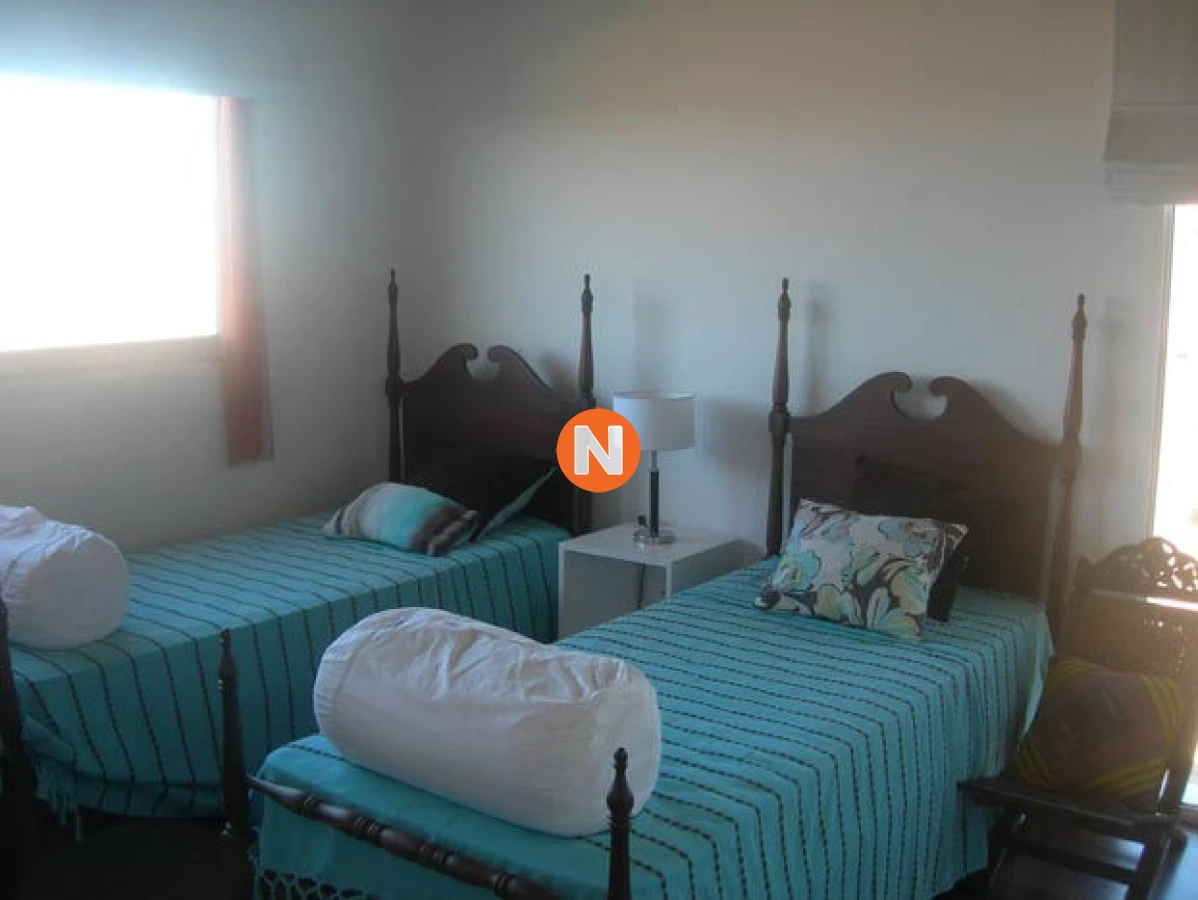 Casa Ref.207580 - Casa en Venta, Santa Mónica, Manantiales, 4 Dormitorios.