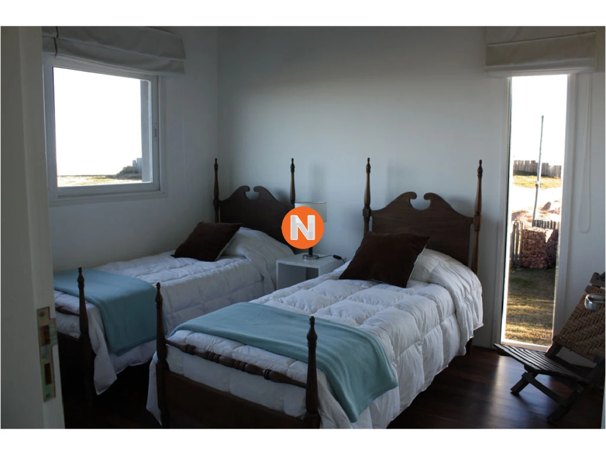 Casa Ref.207580 - Casa en Venta, Santa Mónica, Manantiales, 4 Dormitorios.