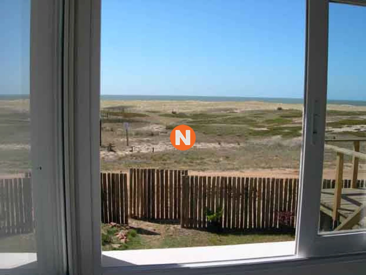 Casa Ref.207580 - Casa en Venta, Santa Mónica, Manantiales, 4 Dormitorios.