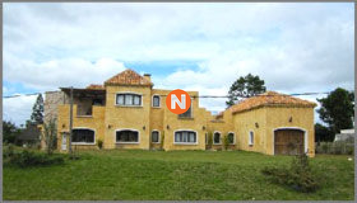 Casa Ref.207953 - Casa en Alquiler, Pinares, Punta del Este, 5 Dormitorios.