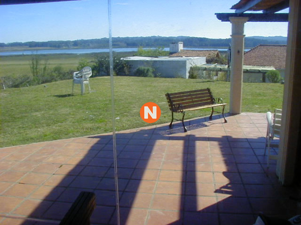 Casa Ref.205786 - Casa en Venta y Alquiler, Pinares, Punta del Este, 4 Dormitorios.