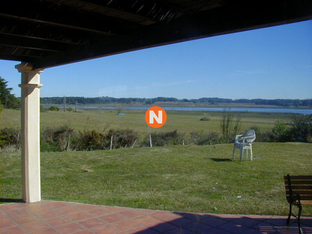 Casa Ref.205786 - Casa en Venta y Alquiler, Pinares, Punta del Este, 4 Dormitorios.