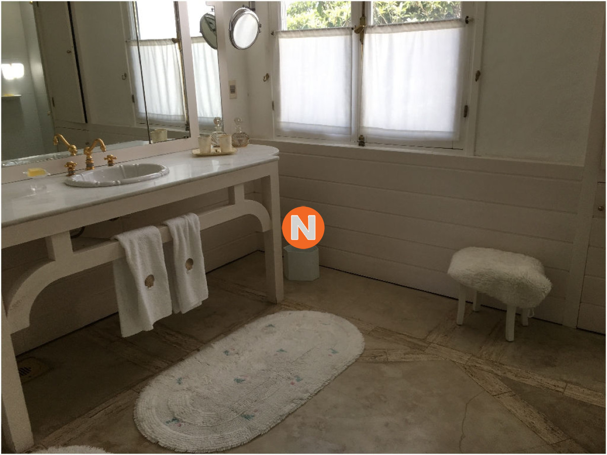 Casa Ref.208361 - Unica Mansión en venta sobre la playa del arroyo en La Barra