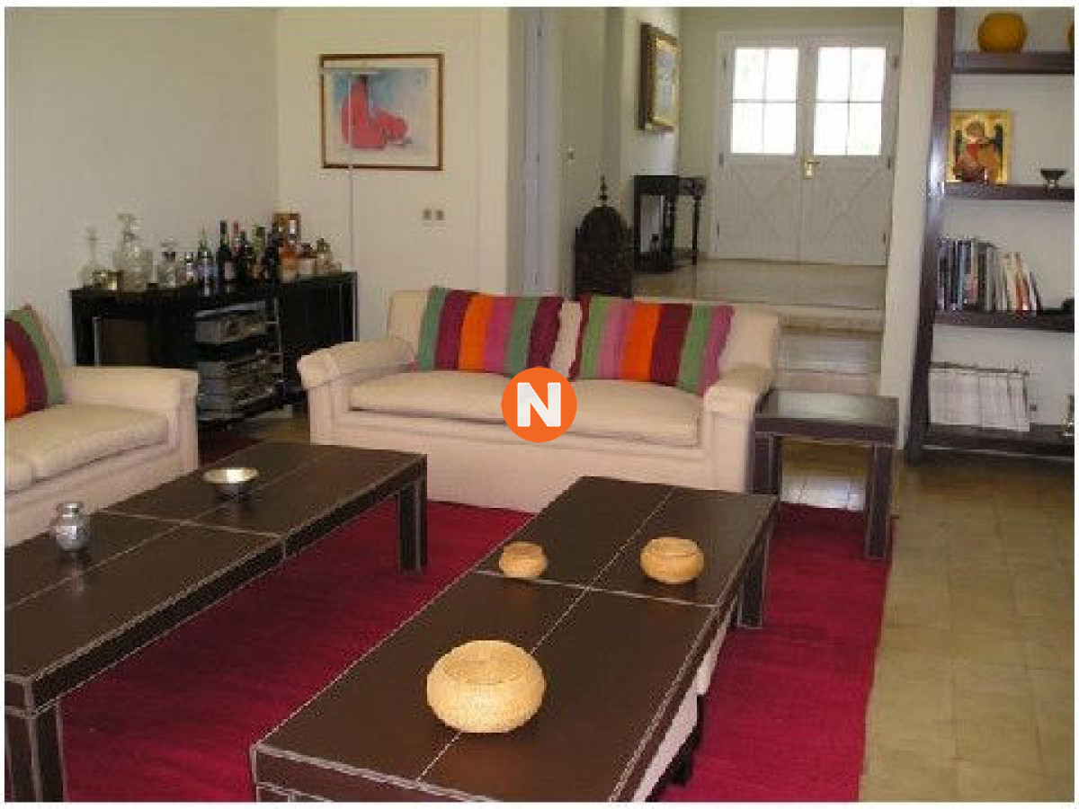 Casa Ref.208383 - Casa en Venta, Manantiales, Manantiales, 4 Dormitorios.