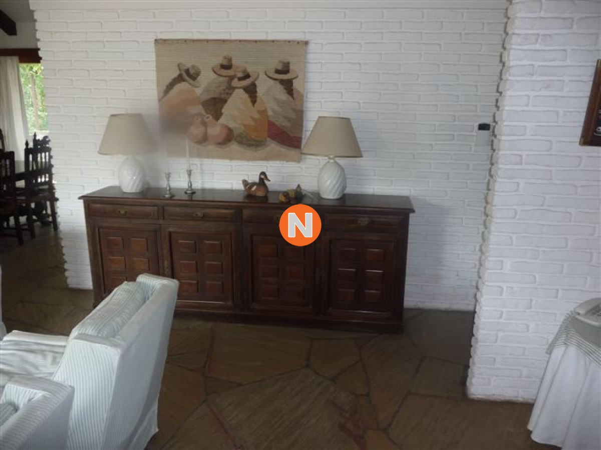 Casa Ref.208609 - Casa en Venta, Pinares, Punta del Este, 5 Dormitorios.