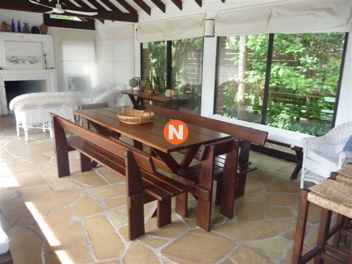 Casa Ref.208609 - Casa en Venta, Pinares, Punta del Este, 5 Dormitorios.
