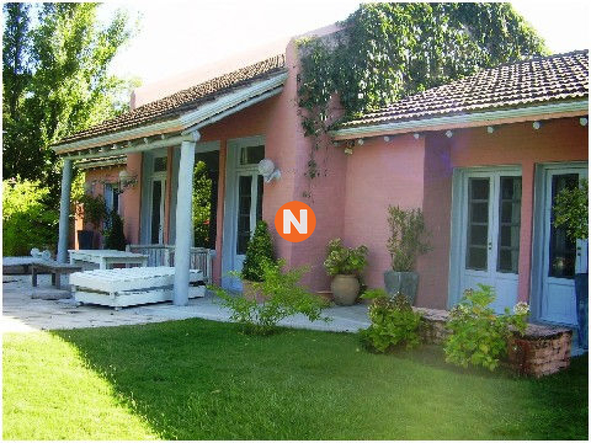 Casa Ref.208839 - Casa en Venta -  Montoya 