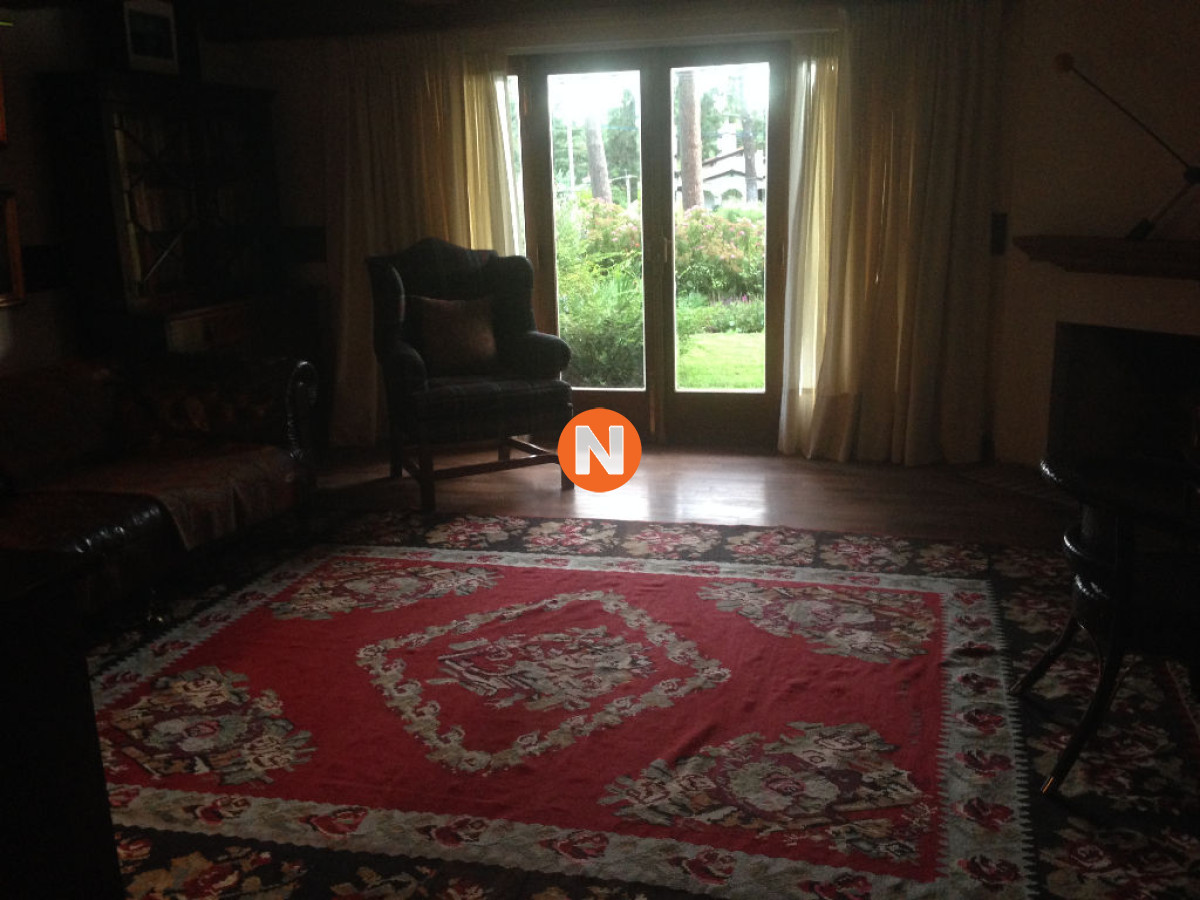Casa Ref.208868 - Casa en Venta y Alquiler, Golf, Punta del Este, 7 Dormitorios.