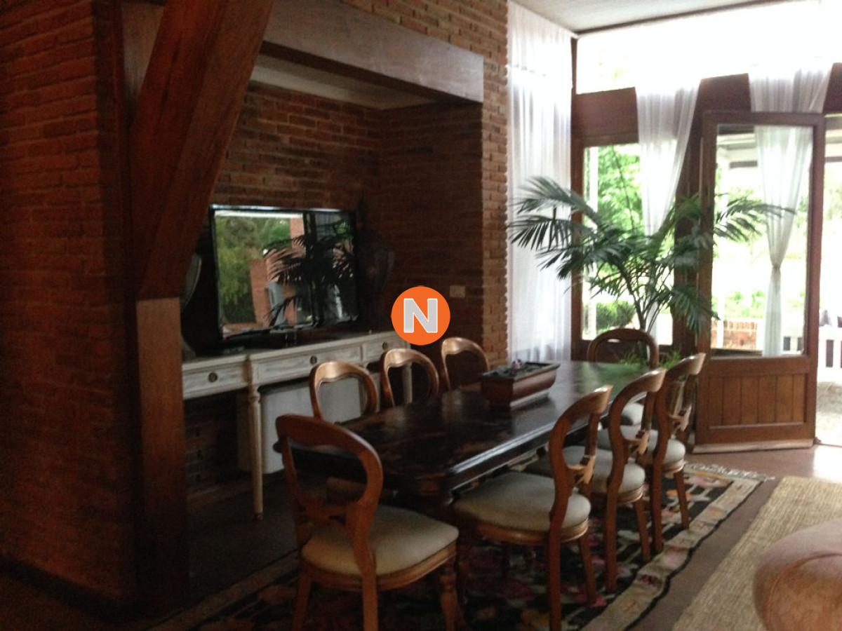 Casa Ref.208868 - Casa en Venta y Alquiler, Golf, Punta del Este, 7 Dormitorios.