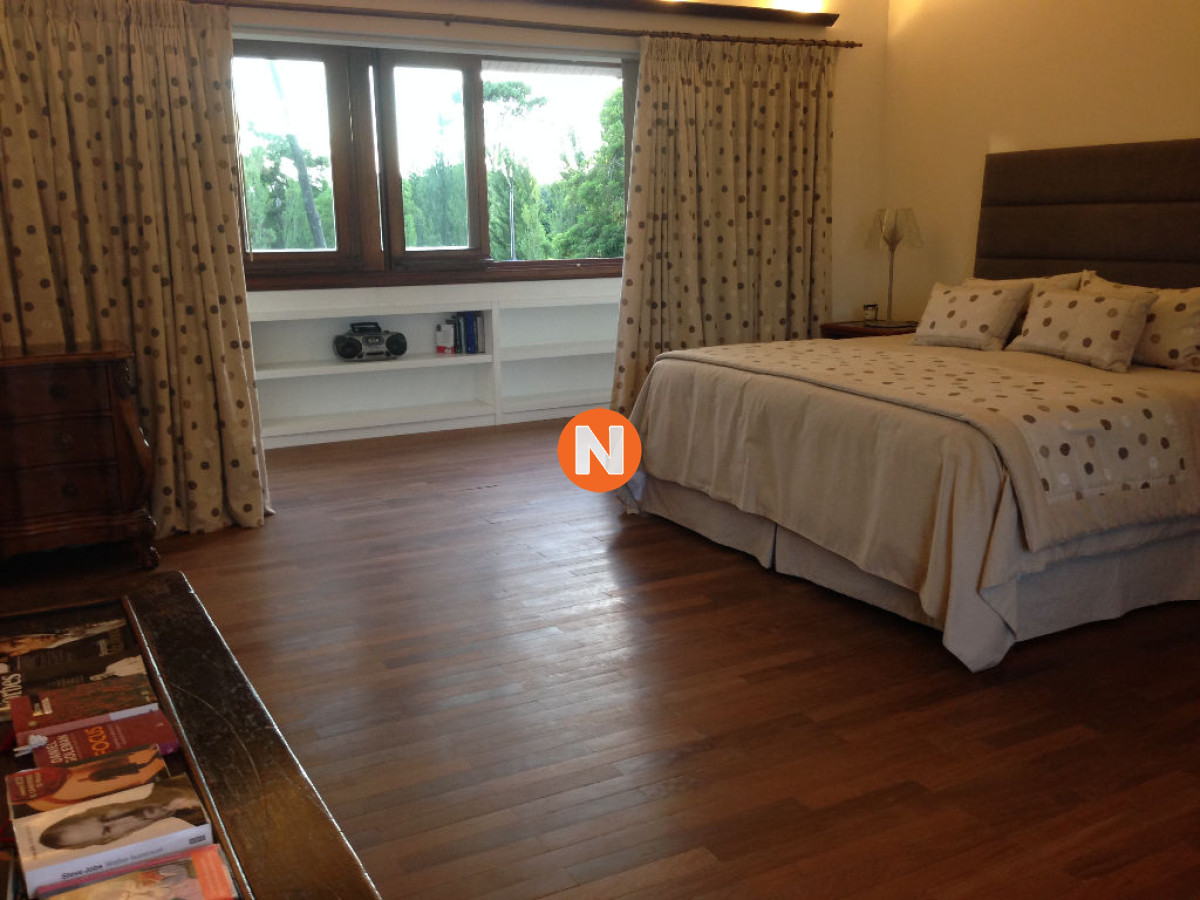 Casa Ref.208868 - Casa en Venta y Alquiler, Golf, Punta del Este, 7 Dormitorios.