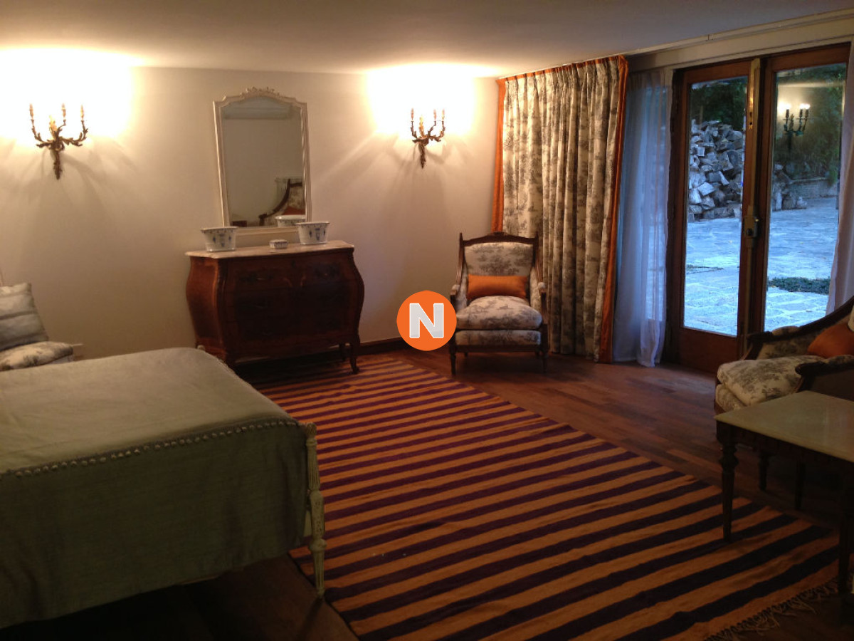 Casa Ref.208868 - Casa en Venta y Alquiler, Golf, Punta del Este, 7 Dormitorios.