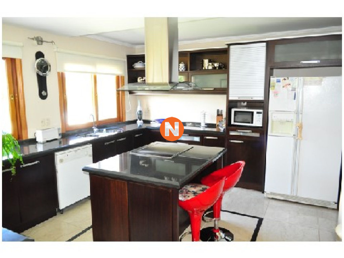 Casa Ref.209176 - Casa en Venta, Mansa, Punta del Este, 5 Dormitorios.
