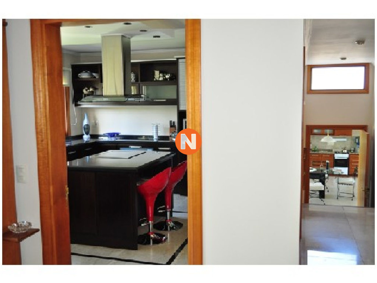 Casa Ref.209176 - Casa en Venta, Mansa, Punta del Este, 5 Dormitorios.