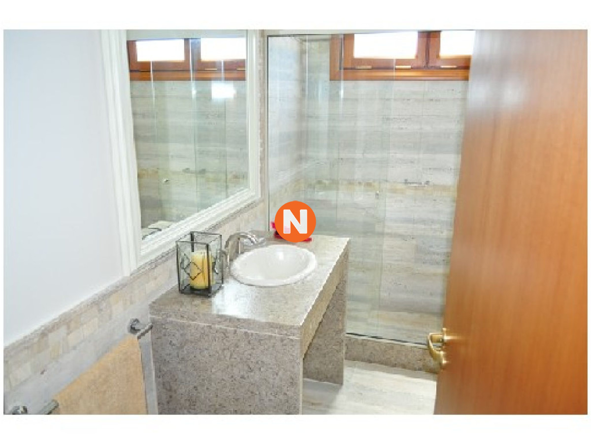 Casa Ref.209176 - Casa en Venta, Mansa, Punta del Este, 5 Dormitorios.