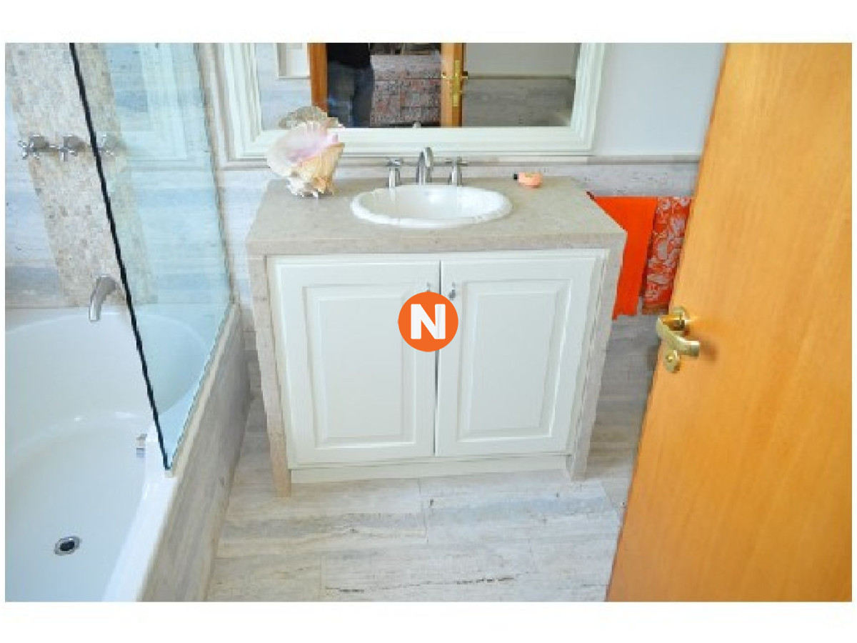 Casa Ref.209176 - Casa en Venta, Mansa, Punta del Este, 5 Dormitorios.