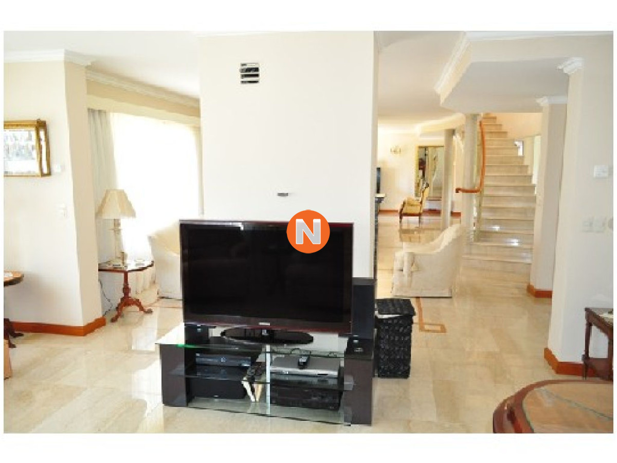 Casa Ref.209176 - Casa en Venta, Mansa, Punta del Este, 5 Dormitorios.