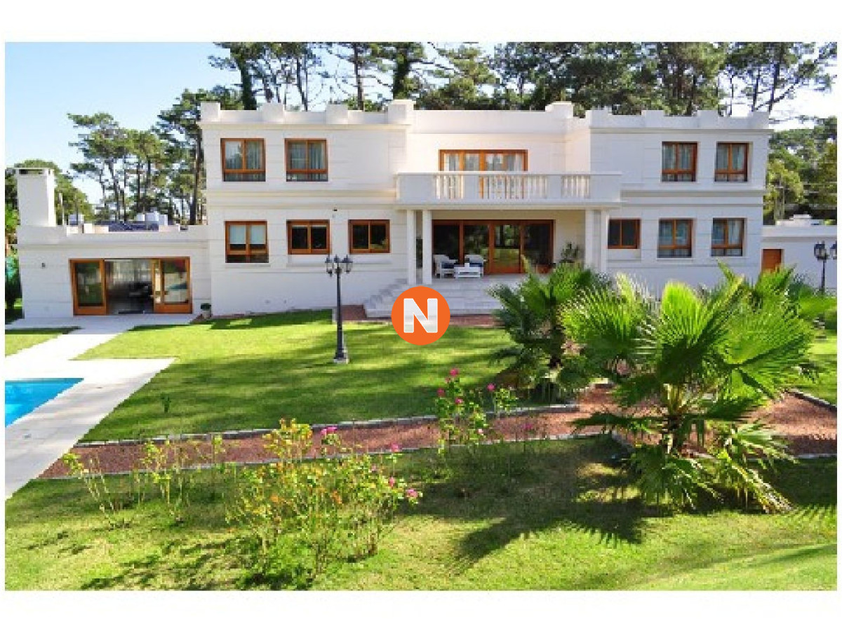Casa Ref.209176 - Casa en Venta, Mansa, Punta del Este, 5 Dormitorios.