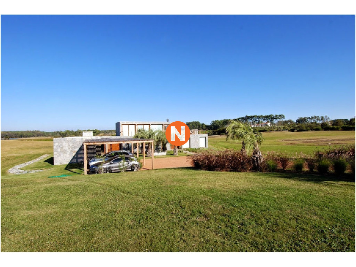 Casa Ref.209458 - Casa en Venta y Alquiler, Laguna Estate, Manantiales, 4 Dormitorios.