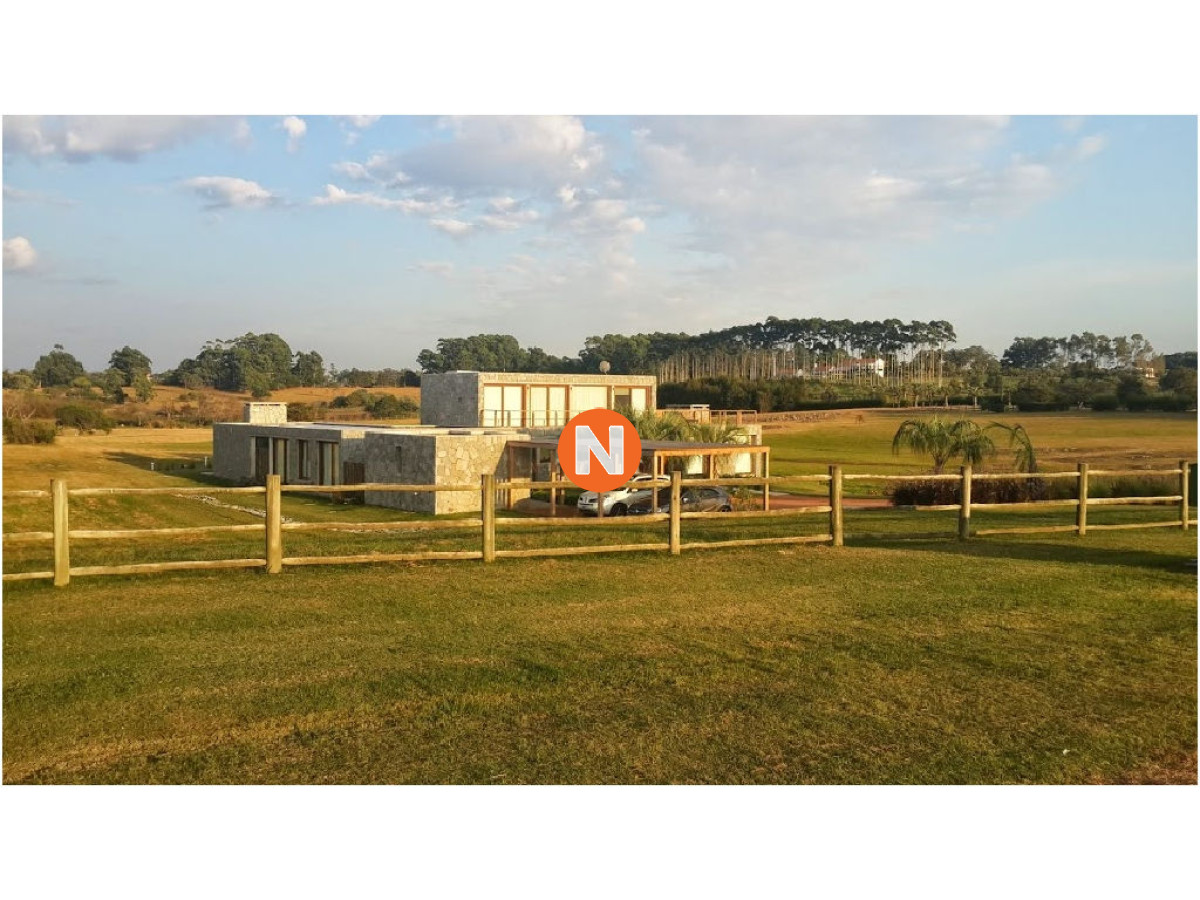 Casa Ref.209458 - Casa en Venta y Alquiler, Laguna Estate, Manantiales, 4 Dormitorios.