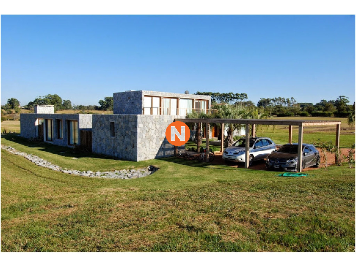 Casa Ref.209458 - Casa en Venta y Alquiler, Laguna Estate, Manantiales, 4 Dormitorios.