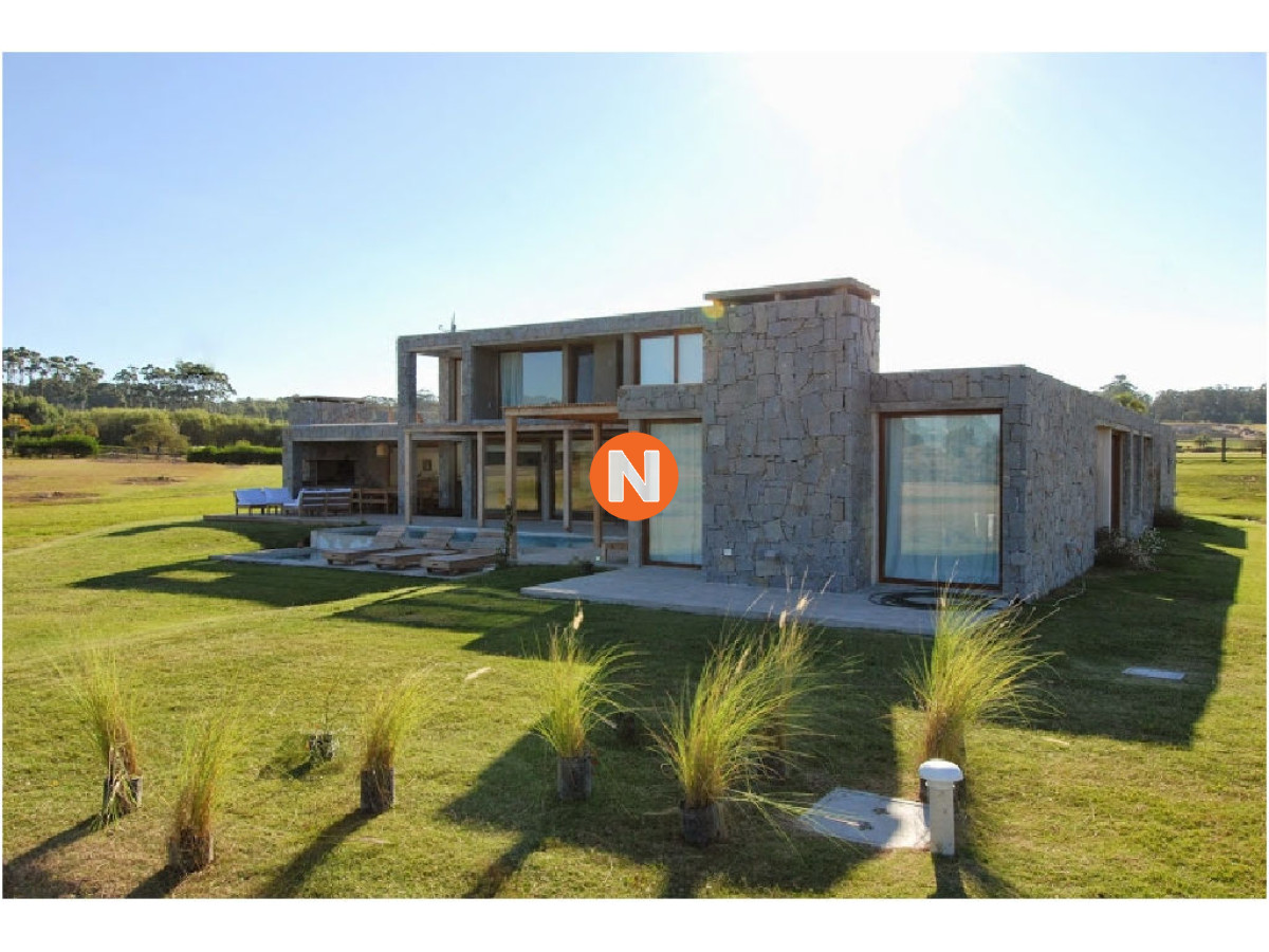 Casa Ref.209458 - Casa en Venta y Alquiler, Laguna Estate, Manantiales, 4 Dormitorios.