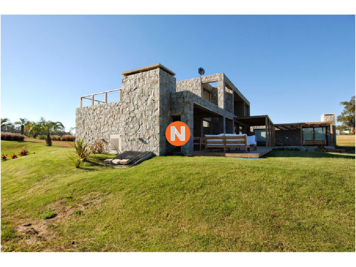 Casa Ref.209458 - Casa en Venta y Alquiler, Laguna Estate, Manantiales, 4 Dormitorios.