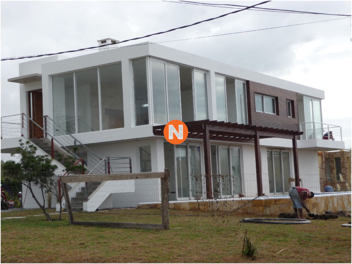 Casa Ref.209597 - Casa en Venta y Alquiler, El Chorro, Manantiales, 4 Dormitorios.