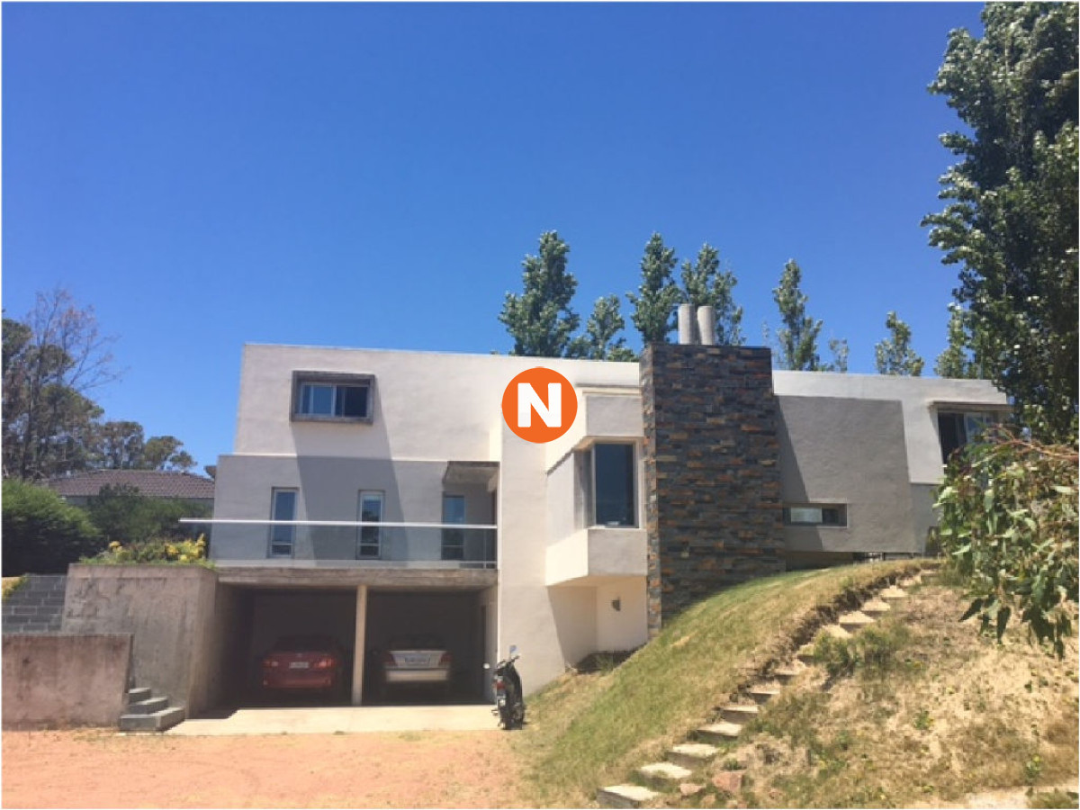 Casa Ref.209865 - Casa en Venta y Alquiler, La Residence, Punta del Este, 3 Dormitorios.