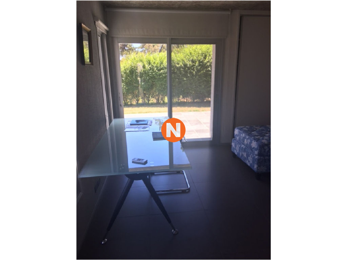 Casa Ref.209865 - Casa en Venta y Alquiler, La Residence, Punta del Este, 3 Dormitorios.