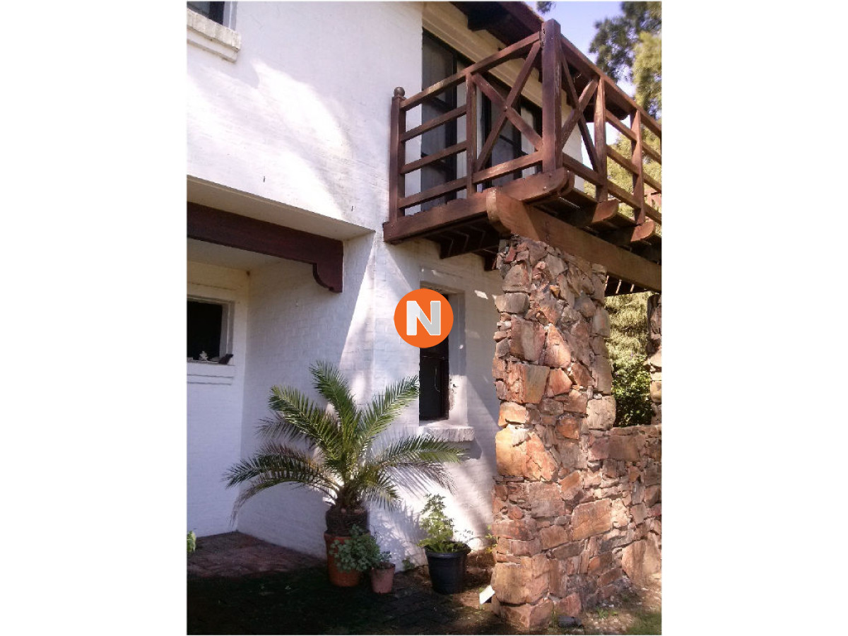 Casa Ref.209939 - Casa en Venta, Pinares, Punta del Este, 2 Dormitorios.