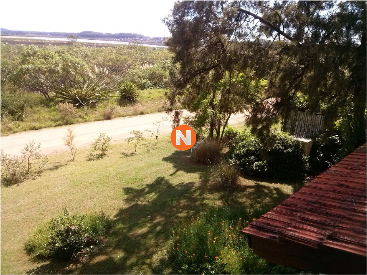 Casa Ref.209939 - Casa en Venta, Pinares, Punta del Este, 2 Dormitorios.